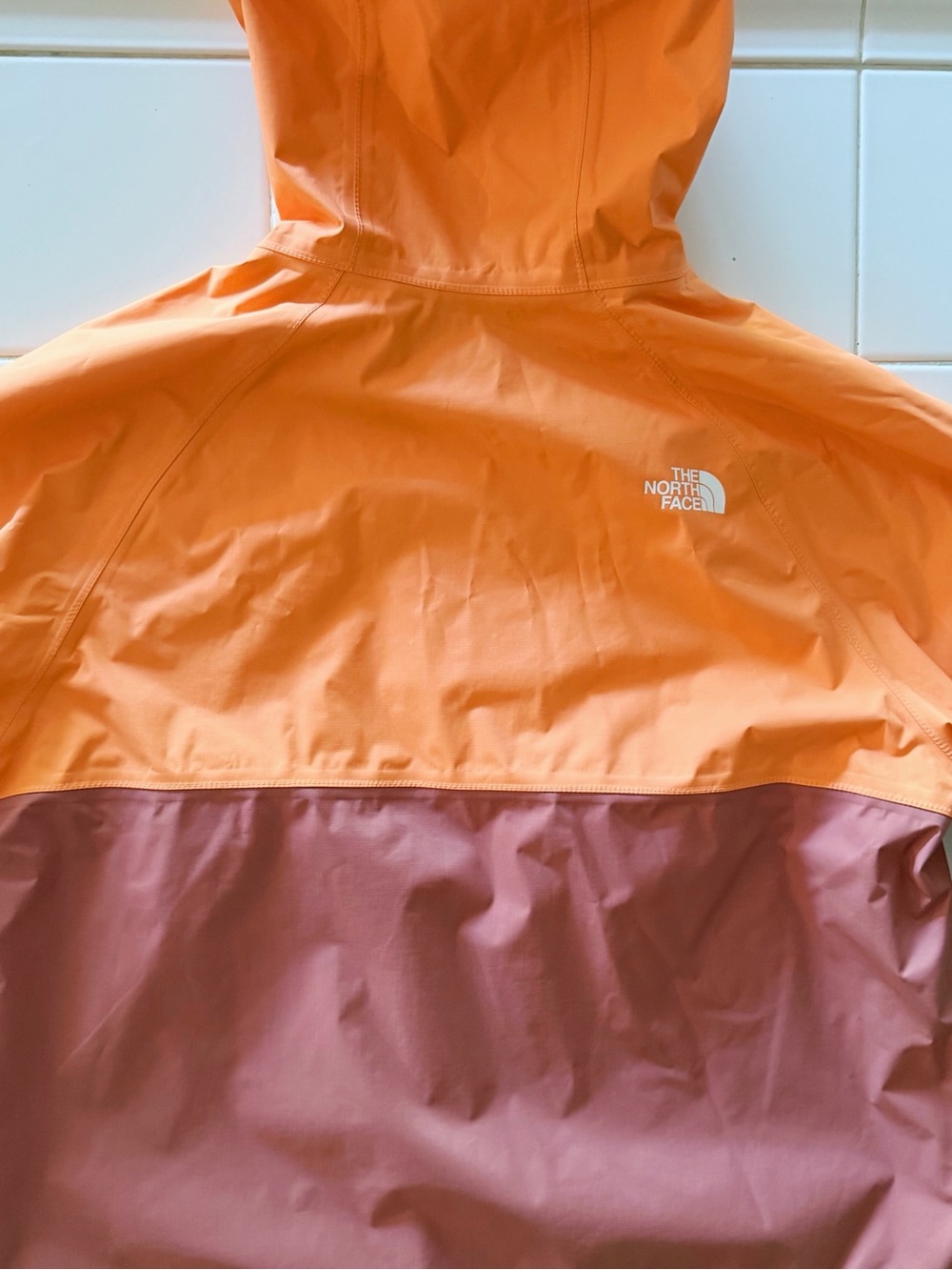 Women's North Face Rain Jacket - Waterproof - Picture 4 of 4